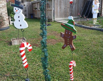 Hanging Christmas Yard Art – Set of 3 Festive Characters with Chain, Outdoor Holiday Décor