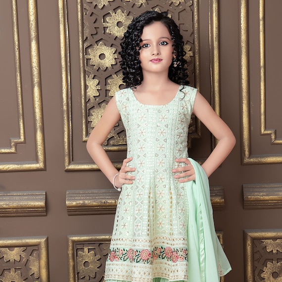Buy Black Anarkali gown with pink border and intricate lace embroidery by  fayon kids KALKI Fashion India