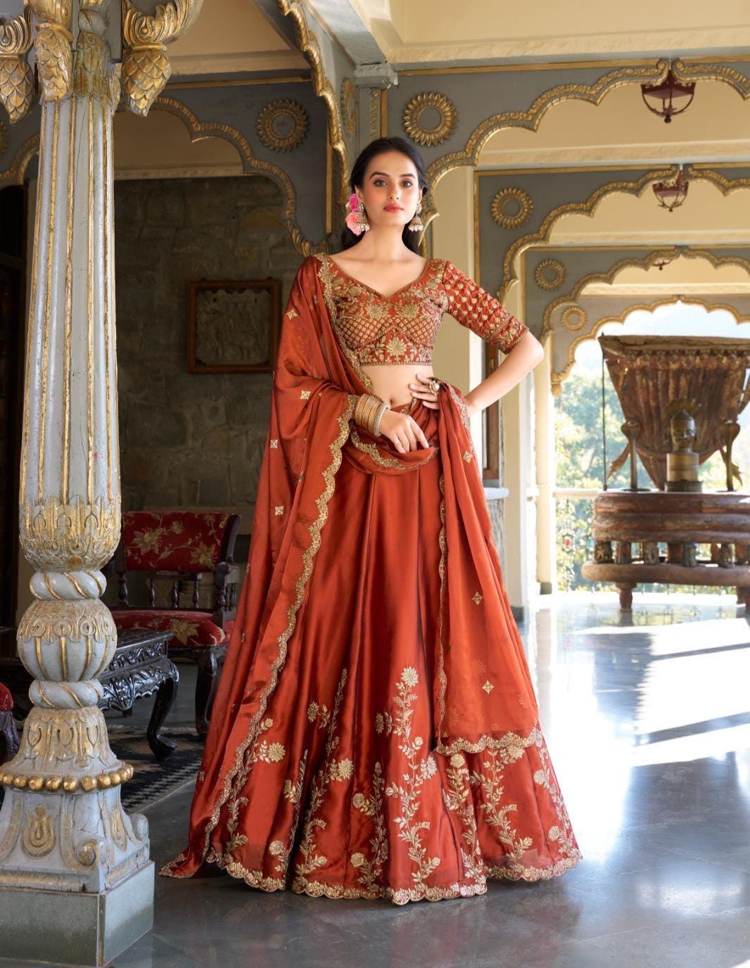 Lehenga レヘンガー (パーティー，結婚式に 着れる豪華な 手作り服です) PETAL PINK TULLE HAND EMBROIDERED MIRROR WORK LEHENGA SET