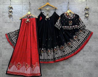 Puur katoenen witte Navratri-chaniya-choli voor vrouwen met ajrakh-rand, doorgestikte lehenga choli voor Navratri, festivaloutfit voor vrouwen