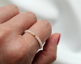 Sonnenstein elastischer Ring, minimalistisch, Sommer Schmuck, Edelsteine, Heilsteine, Stapelringe, beige, Boho