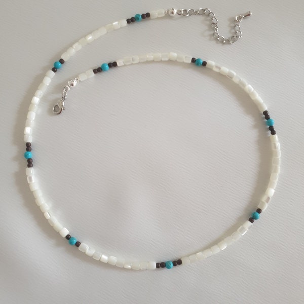 Halskette aus Perlmutt, weißer Choker, Muschel, Sommer Halskette / weiß / Hämatit /Türkis / braun