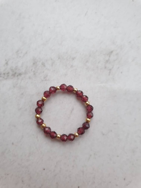 Granat Stretch Ring,  elastischer Ring, edelstein Schmick