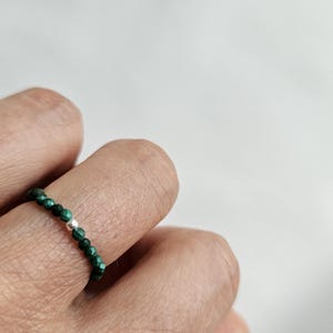 Elastischer, Stretch Malachite Ring, Edelsteine, Heilsteine, grün, minimalistisch