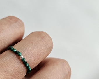 Elastischer, Stretch Malachite Ring, Edelsteine, Heilsteine, grün, minimalistisch