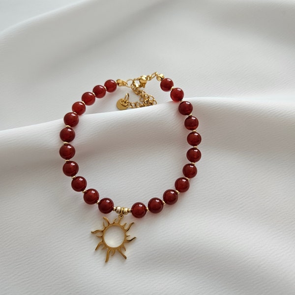 Edelstein Armband aus echtem Carnelian, Achat Perlen / Heilsteine, rot, Armband mit Anhänger - Sonne