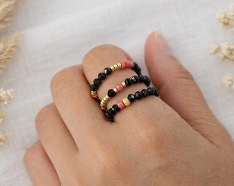Boho Spinell Ring • Facettierte Schwarze Spinelle • Glasperlen • Handgefertigter Spiralring