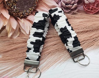 Cute Cow Print Scrunchie Keychain, Cow Wristlet Keychain, Black and White Cow Pattern Fabric Keychain, Animal Print Bracelet Keychain