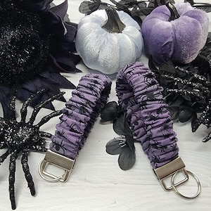 Cute Spider Scrunchie Keychain, Purple Spider Fabric Keychain, Halloween Scrunchie Keychain, Spider Key Fob, Cute Spider Elastic Keychain