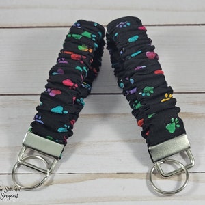Rainbow Paw Print Scrunchie Keychain, Colorful Paw Print Key Fob, Multi-Colored Paw Print Stretchy Keychain, Paw Print Wristlet Bracelet