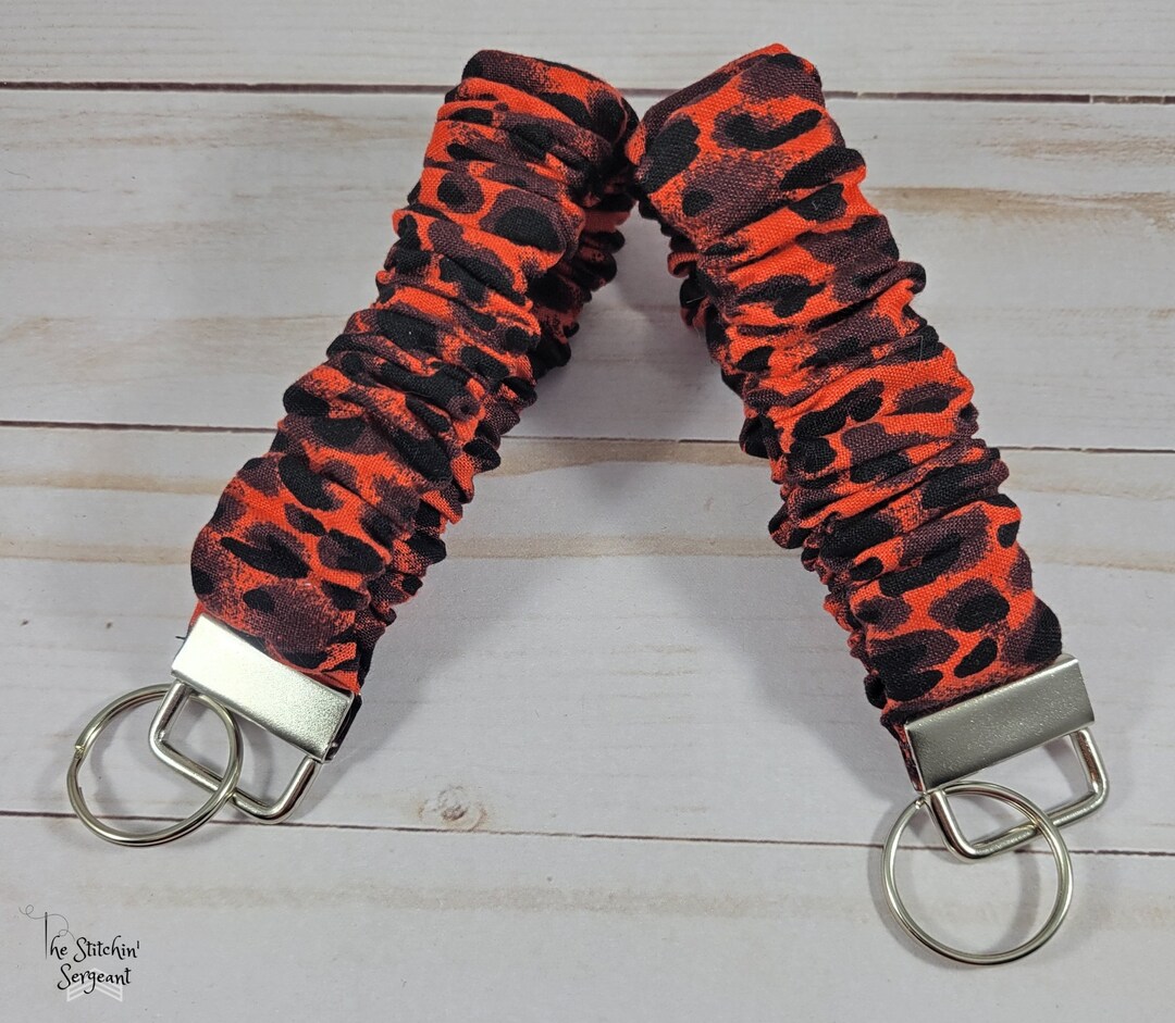 Cute Cheetah Print Scrunchie Keychain, Leopard Print Wristlet, Black ...