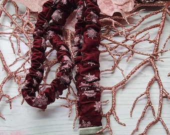 Red Snowflake Scrunchie Lanyard, Holiday Fabric Stretchy Scrunched Lanyard, Cute Gift Ideas, Badge and Key Holder