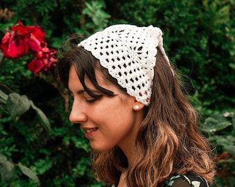 Vintage Style Crochet Head Bandana / Handmade Crochet Bandana / Bandana with flowers