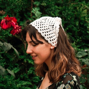 Vintage Style Crochet Head Bandana / Handmade Crochet Bandana / Bandana with flowers image 1