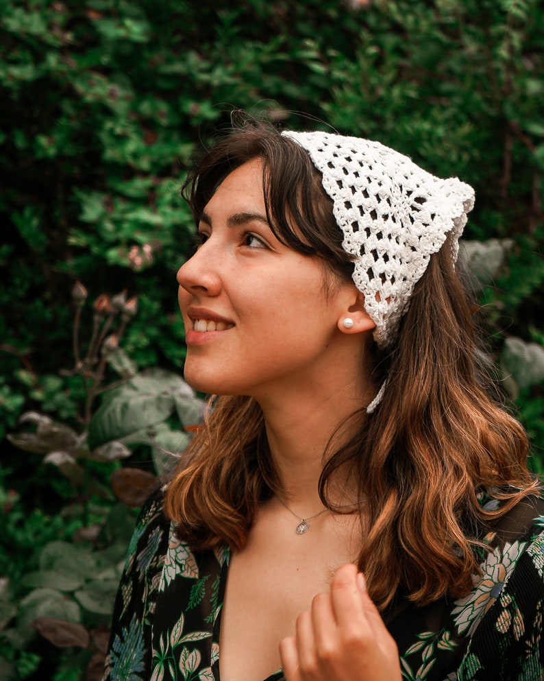 Vintage Style Crochet Head Bandana / Handmade Crochet Bandana / Bandana with flowers image 3