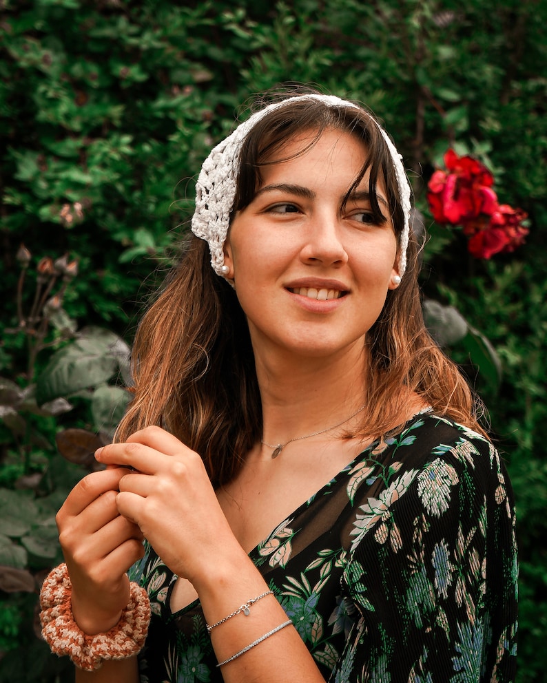 Vintage Style Crochet Head Bandana / Handmade Crochet Bandana / Bandana with flowers image 4