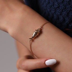 14K Solid Gold Nostalgia Fish Bracelet