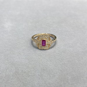 14K Solid Gold Ruby Shine Vintage Ring