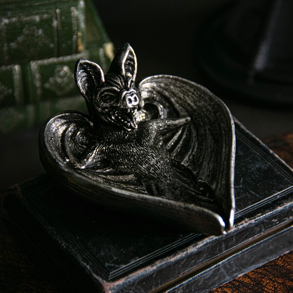 Plato para guardar joyas con forma de murciélago vampiro / Accesorio para tocador / Decoración gótica
