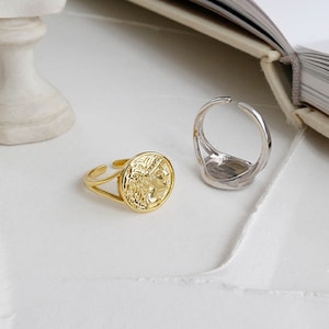 18K Gold Vermeil Tiny Roman Coin Ring, Signet Ring, Dainty Ring, Caesar Intaglio Roman Coin Ring, Midi Ring, Solitaire Ring, Gift for Mom