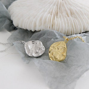 18K Gold Vermeil Hammered Disc Pendant Layering Necklace, Tiny Gold Necklace, Hammered Circle, Simple silver necklace, Hammered, Gold,Circle
