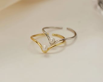 Pearl ring, Minimalist ring, Thin ring, Tiny ring, Simple ring, Stacking  Dainty ring, Shiny ring, Adjustable Pearl Ring, Dainty Pearl Ring