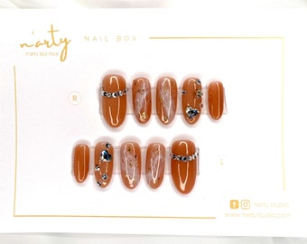 Koreaanse nagels / pers op nagels / nagelontwerpen / nepnagels / kleefnagels / stick op nagels / glitternagels / strass nieuwbakken / valse nagels