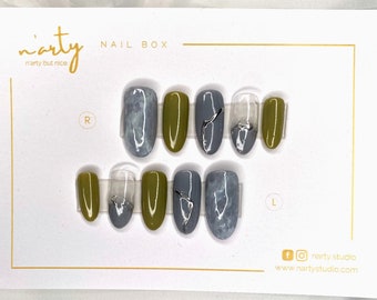 Stormy Nails / Press On Nails / Nail Design / Fake Nails / Sticking Nails / Stick On Nails / Glitter Nails / Rhinestone Nails / False Nails