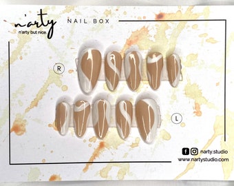 Unhas francesas / Unhas prensadas / Desenhos de unhas / Unhas postiças / Unhas adesivas / Unhas coladas / Unhas minimalistas / Unhas postiças