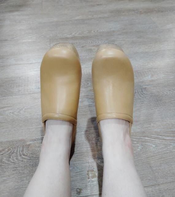 Universal Threads platform clog heels size 6 - image 10