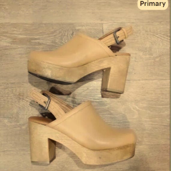 Universal Threads platform clog heels size 6 - image 3