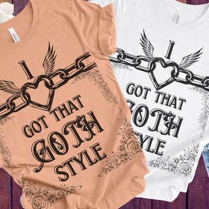 チェーンハートの羽根付き不気味な花柄ゴスTシャツ - ユニークなオルタナティブファッションTシャツ