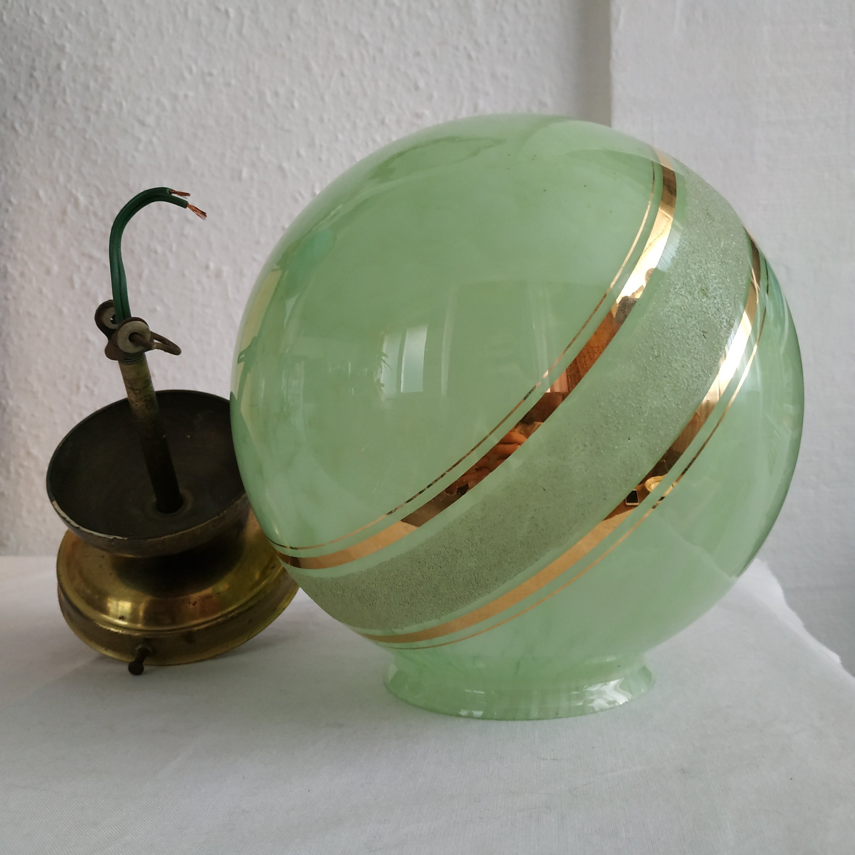 Globe en Verre de Clichy Vert et Suspension Laiton Art Déco 1930-1940