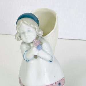 Rare Hummel, Goebel Wilhelmsfeld, Antique Porcelain Figure Girl Carrying Basket 1914-1920 small VERY RARE Collectible, Vintage, Small Vase