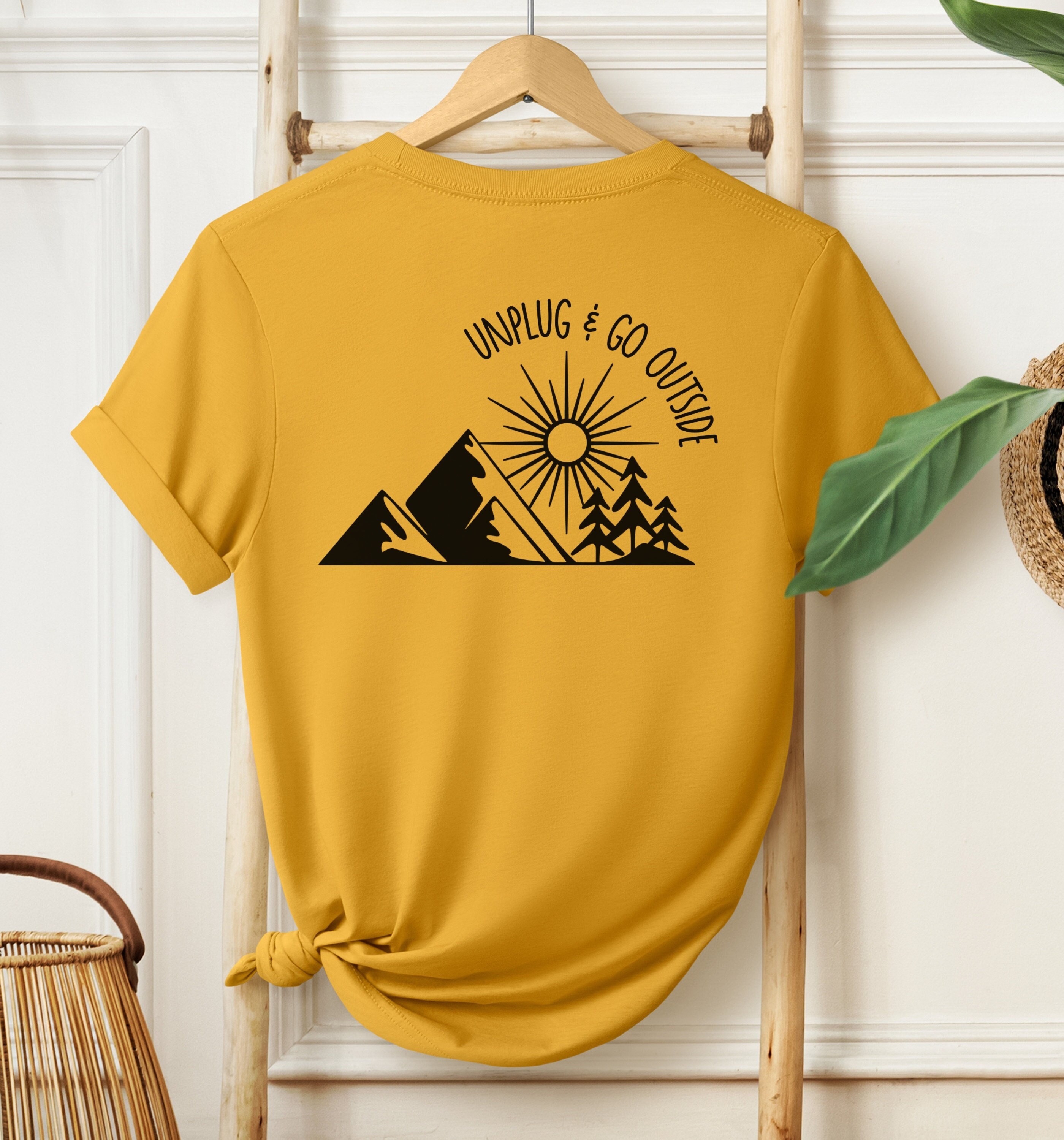 [DISCOVERY] Maincrew Outdoor Camping Graphic T-Shirt★ Adventure Awaits