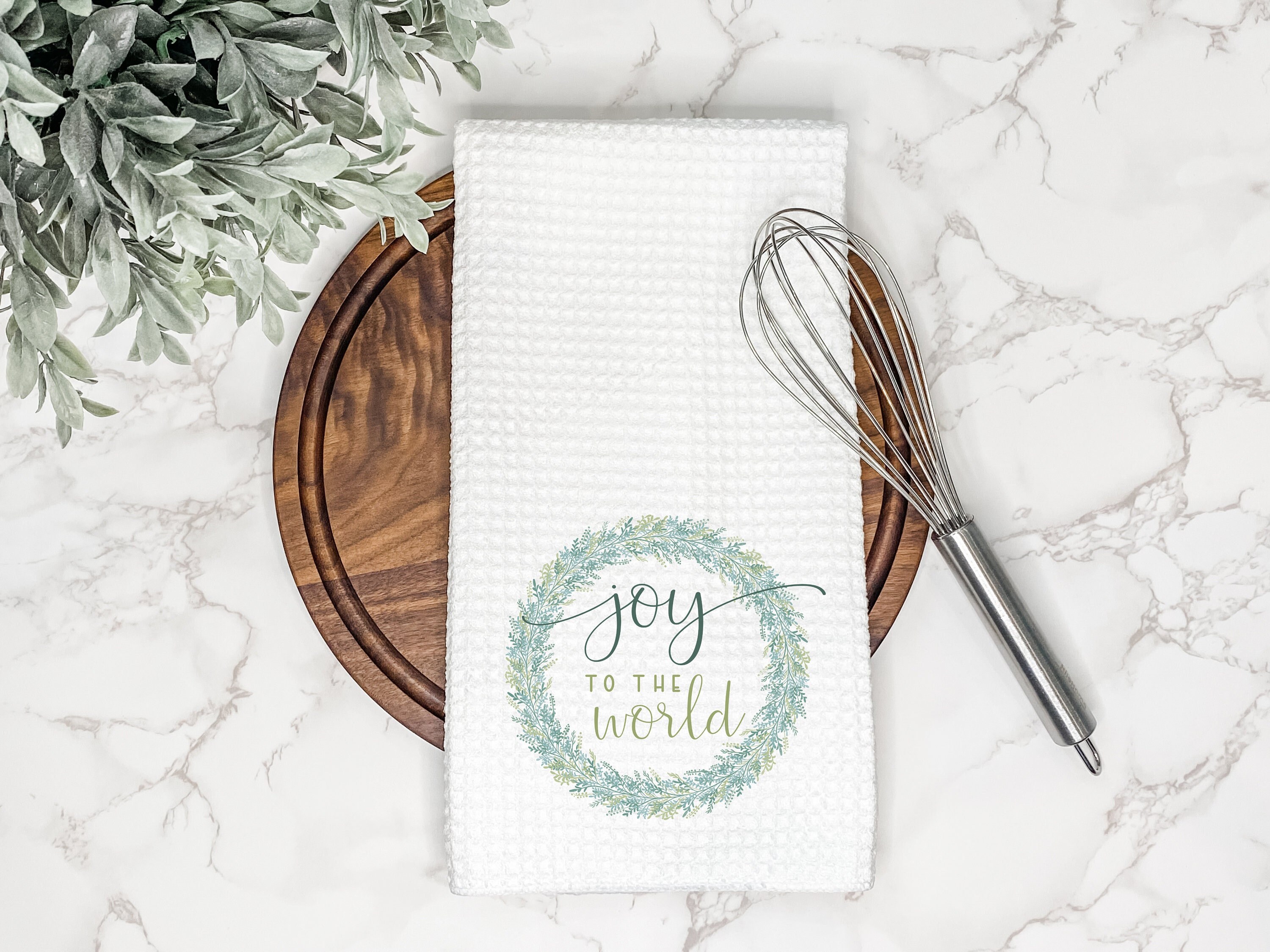 Joy to the World Elegant Wreath – Kitchen Tea Towel