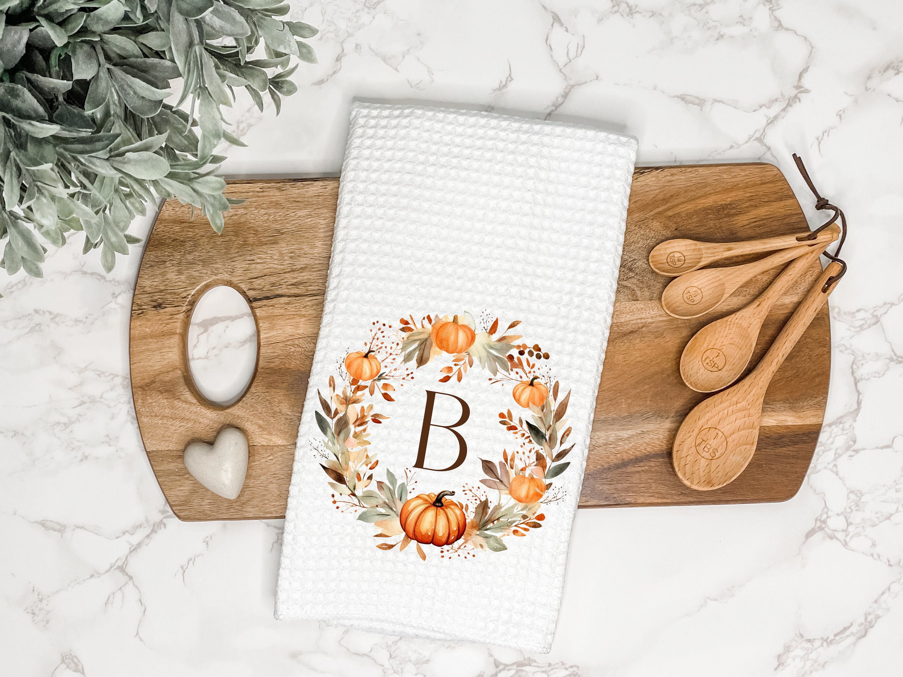Personalized Fall Kitchen Tea Towel | Monogram Wreath | Fall Pumpkin Decor | Autumn Hand Towel | Customized Gift for Hostess, Thanksgiving