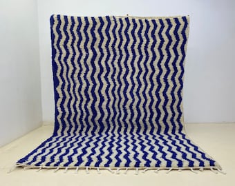 Luxueux tapis bleu berbère - tapis artistique en laine - 5 x 7 tapis bleu Beni ouarain - fabuleux tapis bleu - tapis tissé à la main - tapis géométrique personnalisé - tapis marocain en laine
