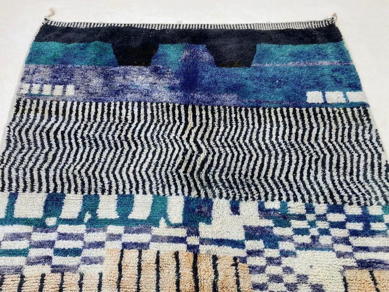 Alfombra marroquí de lana: diseño tejido a mano de las montañas del Atlas. imagen 18