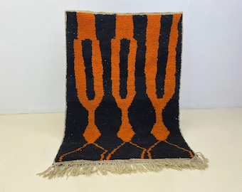 Moroccan Wool Rug: Black Geometric Pattern - Hand Knotted Soft Texture