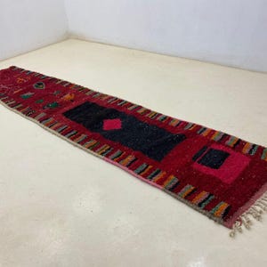 Beni Ourain Runner Red, Colorful Berber Rug, Hand Knotted Carpet, Soft Shaggy Texture, Durable Wool Hallway, Boho Chic Decor