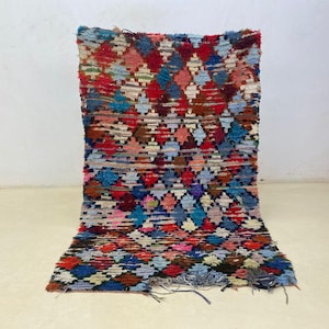 Alfombra Kilim de lana bohemia con estampado étnico colorido, hecha a mano en Marruecos