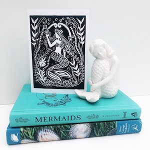 Carte sirène - Lino Mermaid - Anniversaire - Surfeuse - Carte de voeux - Newquay - Cornouailles