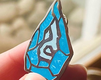 Jayvik Rune Pin with Shimmer Enamel Effect