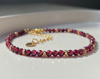 Garnet bracelet ROYAL with natural, faceted pearls and 18k gold-plated spacer beads | 18k gold | handmade