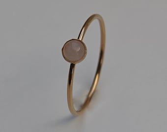 Rosenquarz Ring 14k Gold Gefüllt | Runder Rosenquarz Cabochon, Edelsteinring, Dezenter Ring, 3-4mm, .925er Silber, Geschenk