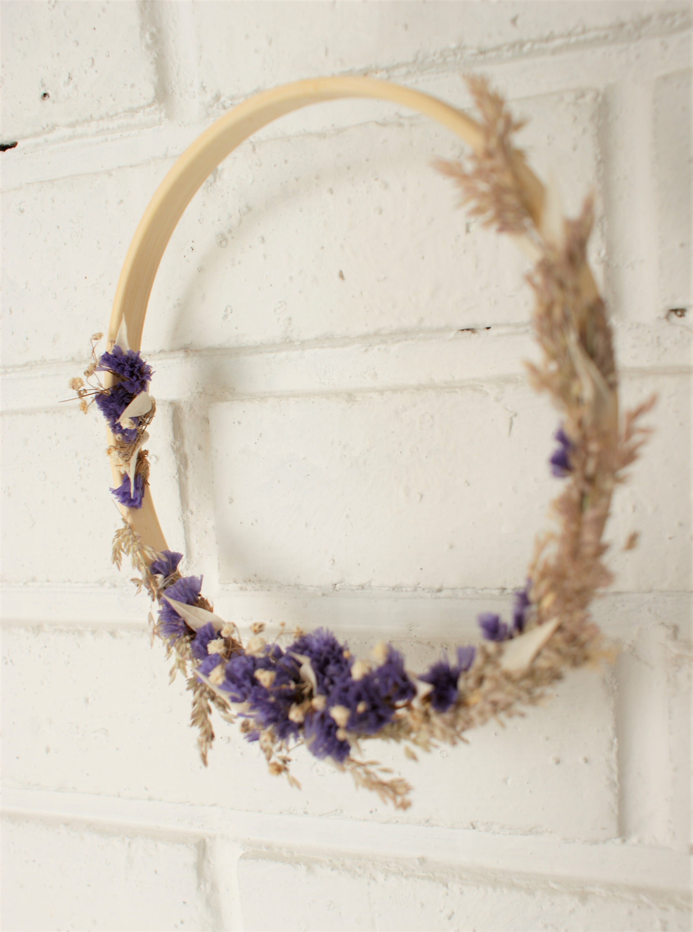 Couronne de Fleurs et Herbes Séchées Pour Une Décoration Naturelle