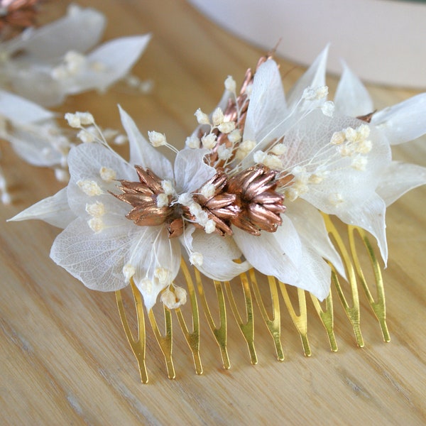 Peigne à cheveux avec fleurs séchées et boutonnière de fleurs séchées assortie