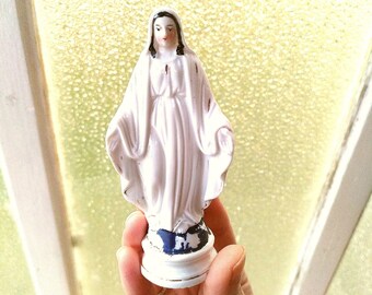 Vintage Statuette Of The Virgin Mary In White, Gold And Blue Porcelain, Early 20th Century
