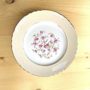 6 Large Vintage Flat Plates In White Earthenware With A Pink Flower Decor, Rosita Model, From Orchies Moulin Des Loups France
